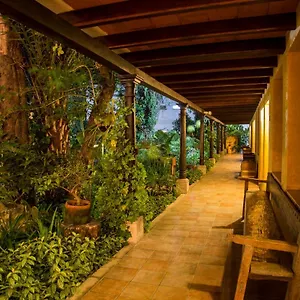 Hotel Farolas