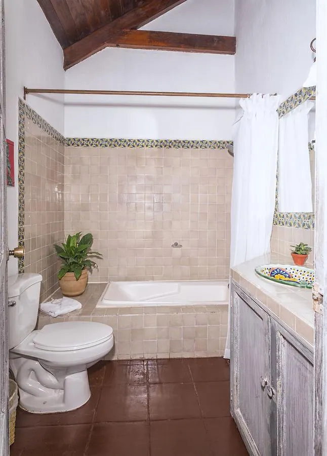 Bed and Breakfast Palo Santo Антигуа-Гватемала