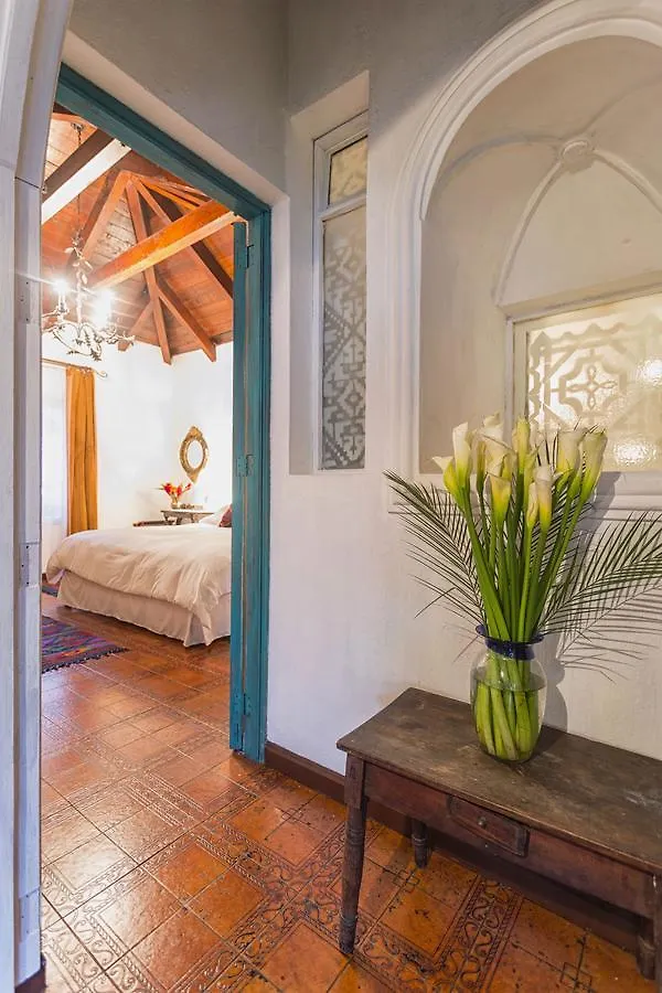 Bed and Breakfast Palo Santo Антигуа-Гватемала 3*,  Гватемала